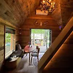 Unieke Boomhutten Met Hot Tub Door Bed En Boshuisjes 펜션 오이스터위지크