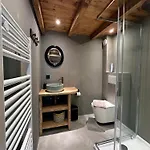 펜션 Unieke Boomhutten Met Hot Tub Door Bed En Boshuisjes 오이스터위지크