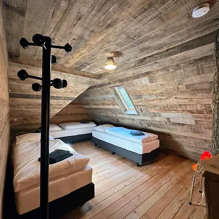 Unique Treehouses With Hot Tub By Bed En Boshuisjes Дом отдыха