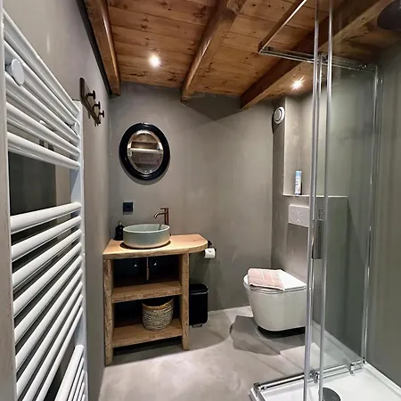 Дом отдыха Unique Treehouses With Hot Tub By Bed En Boshuisjes Ойстервейк