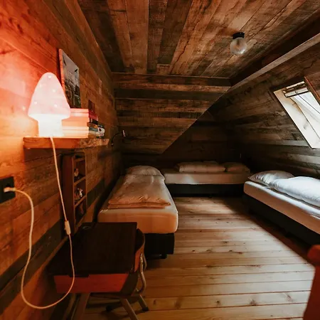 Unique Treehouses With Hot Tub By Bed En Boshuisjes Holiday home Oisterwijk