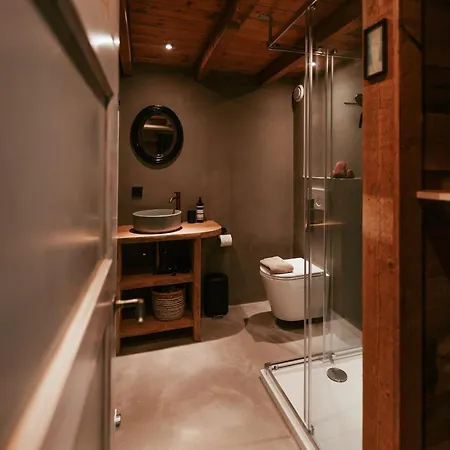 Unique Treehouses With Hot Tub By Bed En Boshuisjes Oisterwijk