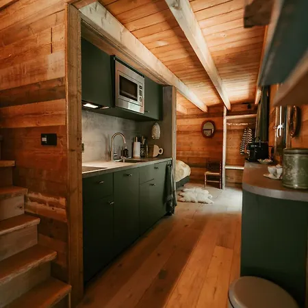 Unique Treehouses With Hot Tub By Bed En Boshuisjes * Oisterwijk