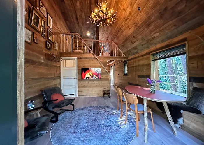 Σπίτι διακοπών New Unique Treehouses With Hot Tub In