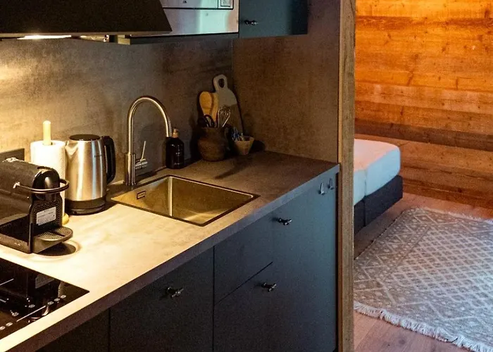 New Unique Treehouses With Hot Tub In *