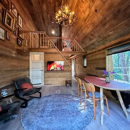 Holiday home New Unique Treehouses With Hot Tub In